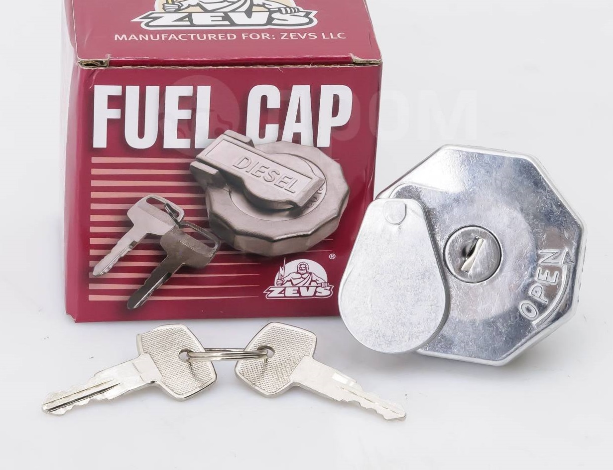 Крышка б/бака Q36  CY87120 /GW0024/074  /с ключом ISUZU/MMC/MAZDA/ на  