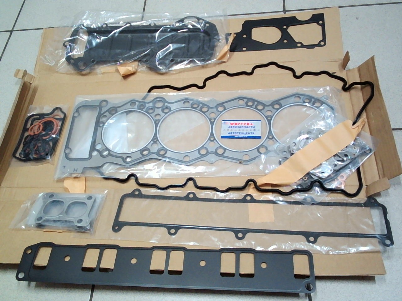 Ремкомплект ДВС 4M50T metal EF23040-1 [ME994509-1] ERISTIC /без сальников/ на  