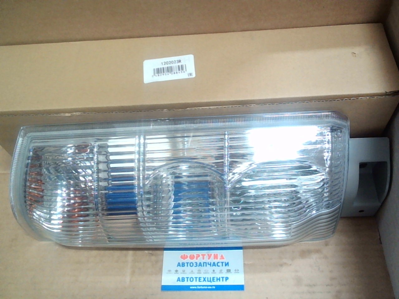 Габарит ISUZU ELF,  NISSAN ATLAS,  MAZDA TITAN '07- (1202023R) OOtOkO /RH NJR85,  NHR85/ на  