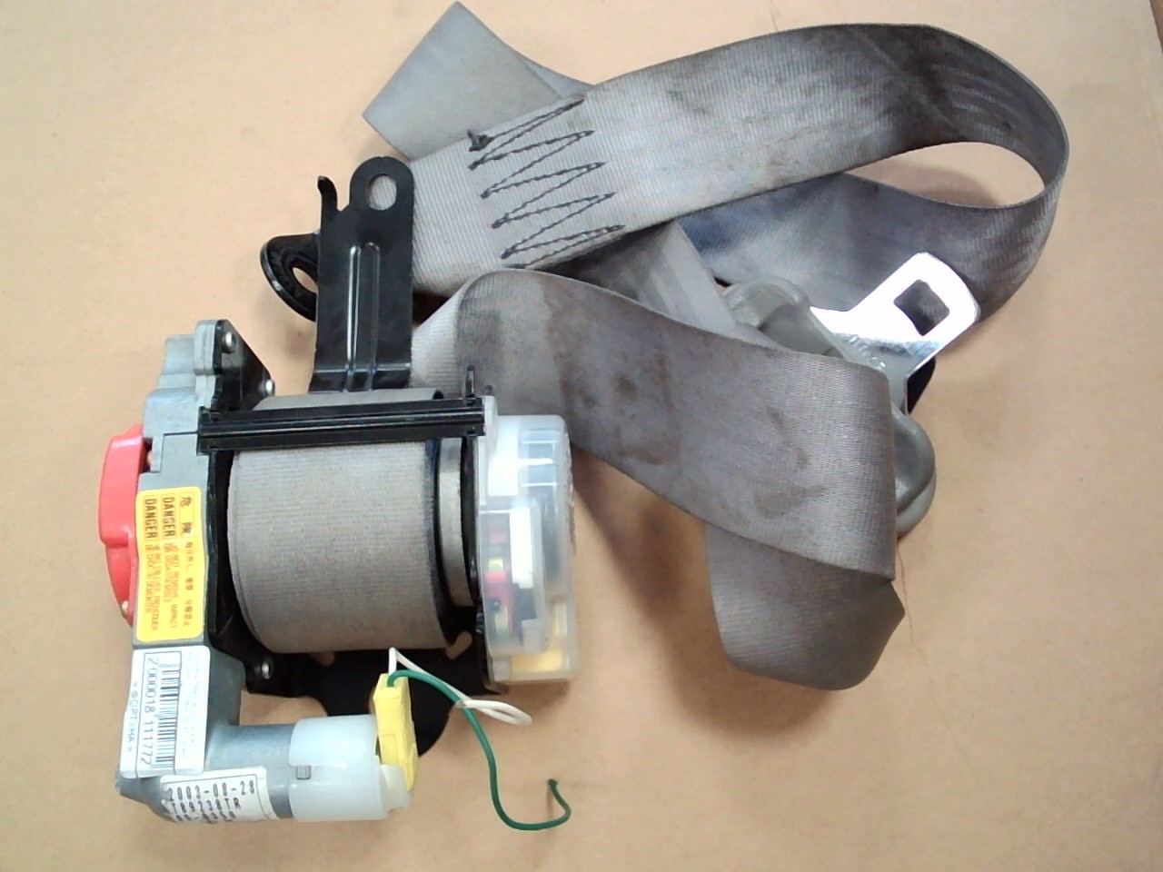 Ремень безопасности MAZ PREMACY CP8W Front RH /Серый/ 2003 [б/у] на Ремень безопасности MAZDA