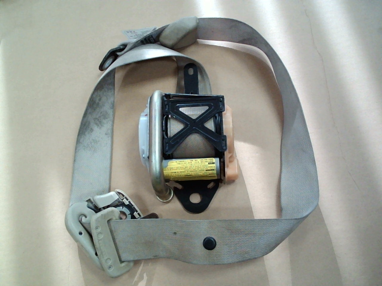 Ремень безопасности TOY IPSUM ACM21 Front LH /Светлый/ 2002 [б/у] на  