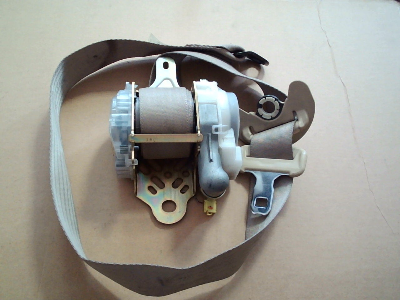 Ремень безопасности TOY WINDOM MCV30 FRONT RH /Светлый/ 2004 [б/у] на  