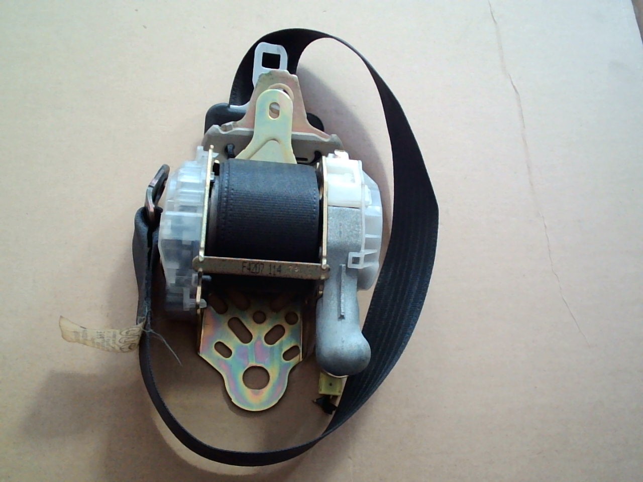 Ремень безопасности TOY FIELDER 121 Front LH /Черный/ 2004 [б/у] на  