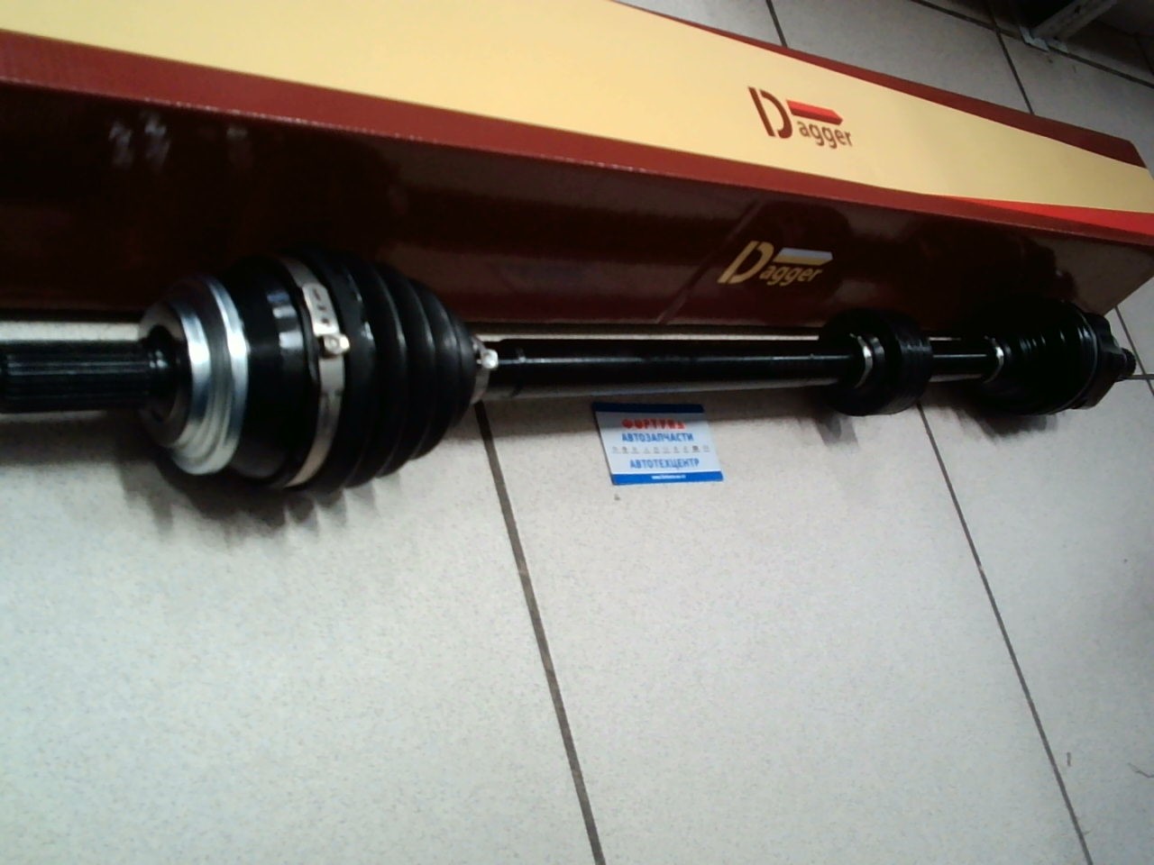 Вал Приводной в сборе 43410-47030 (DSD024R) DAGGER /FRONT RH Prius ZVW30 '09-/ на  