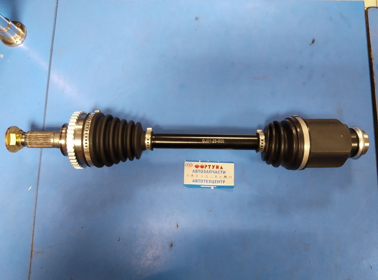 Вал Приводной в сборе GJ01-25-500 (DSD056R) DAGGER (26вн.28внеш)/Перед. Правый Capella '97-/ на  