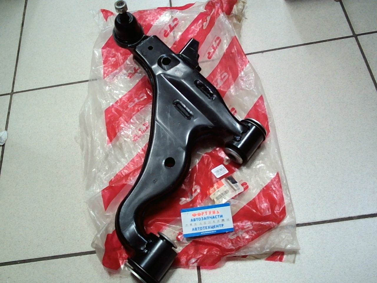 Рычаг 48068-0K010 (CQT-24R) CTR /Передний Правый Hilux #GN15/25/35 '04-/ на  